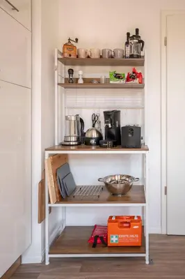 Küche/Küchenzeile in der Unterkunft 4-room apartment in the heart of Chemnitz