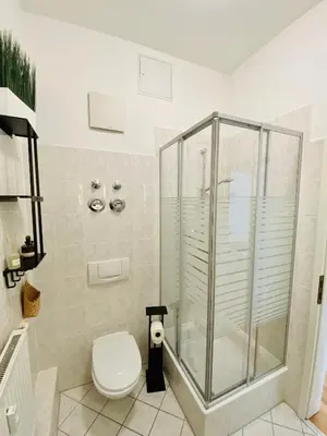 Ein Badezimmer in der Unterkunft Large apartment in Pieschen