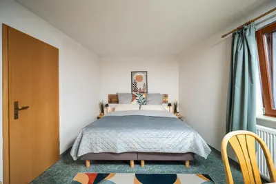 Ein Bett oder Betten in einem Zimmer der Unterkunft Großes Studio in Altstadt - Uni & Schloss zu Fuß erreichen