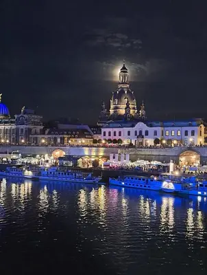 Ein allgemeiner Blick auf Dresden oder ein Stadtblick von der Ferienwohnung aus