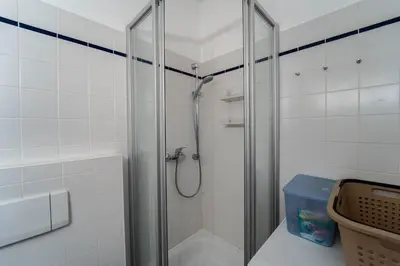 Ein Badezimmer in der Unterkunft Beautiful old building apartment