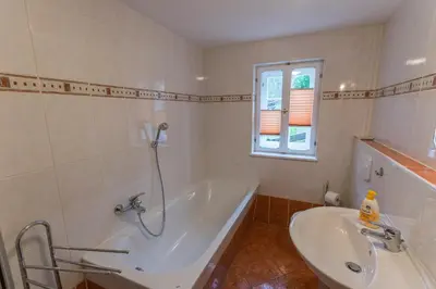 Ein Badezimmer in der Unterkunft Ferienhaus Herta ein charmant, saniertes Einzeldenkmal im Elbsandsteingebirge -Nähe Bad Schandau