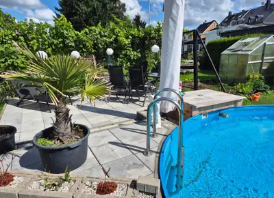 Der Swimmingpool an oder in der Nähe von Gästewohnung Müller