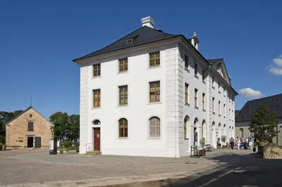 Das Gebäude in dem sich die Ferienwohnung befindet
