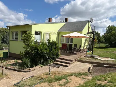 Ein Garten an der Unterkunft Ferienhaus Schwope 04654 Frohburg OT Kohren-Sahlis Friedensstraße 33