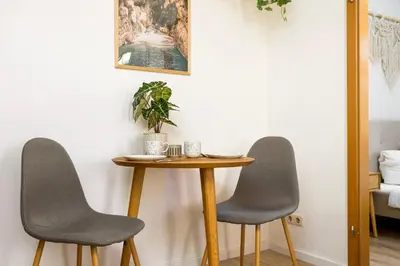 Ein Sitzbereich in der Unterkunft StayTime - Cedar Room