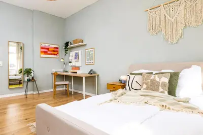 Ein Bett oder Betten in einem Zimmer der Unterkunft StayTime - Urban Base