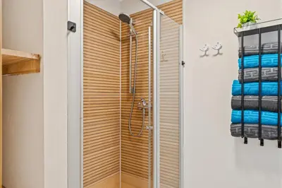 Ein Badezimmer in der Unterkunft DresdenStay Nähe Elbepark 2 Schlafzimmer Kamin PS4