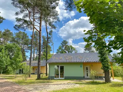 Das Gebäude in dem sich das Ferienhaus befindet