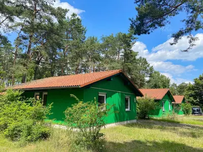 Das Gebäude in dem sich das Ferienhaus befindet