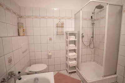 Ein Badezimmer in der Unterkunft Schickes Apartment in Chemnitz-Sonneberg mit 2 Schlafzimmern und Balkon