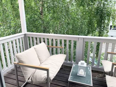 Ein Balkon oder eine Terrasse in der Unterkunft Ruhig zentral Privatparkplatz historischer Stuckaltbau