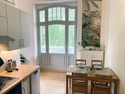 Küche/Küchenzeile in der Unterkunft Ruhig zentral Privatparkplatz historischer Stuckaltbau
