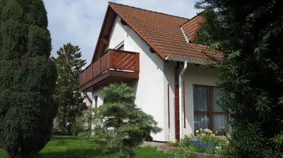 Ein Garten an der Unterkunft Ferienwohnung Prasser