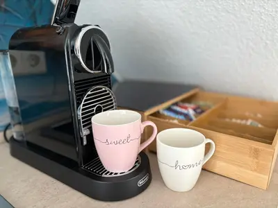 Kaffee-/Teezubehör in der Unterkunft Ferienwohnung mit Schlösserblick in Dresden I große Dachterrasse I Parkplatz kostenfrei