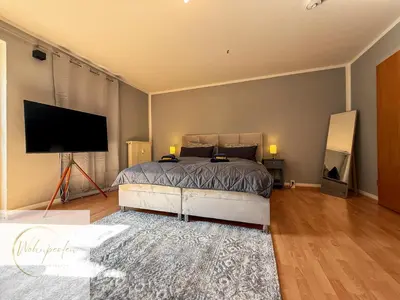 TV/Unterhaltungsangebot in der Unterkunft Apartment - NewTown - Balkon