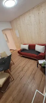 Ein Sitzbereich in der Unterkunft Seyfarthrooms - Monteurwohnung Großröhrsdorf 4 - zentrale Lage, gute Anbindung, ideal für 2 Personen