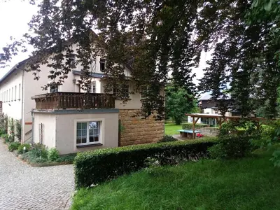 Das Gebäude in dem sich die Ferienwohnung befindet