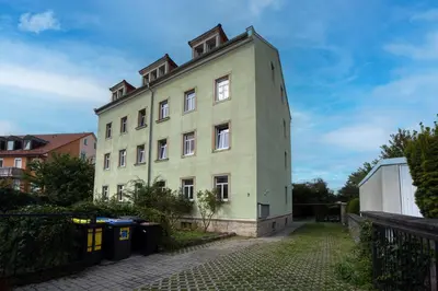 Das Gebäude in dem sich die Ferienwohnung befindet