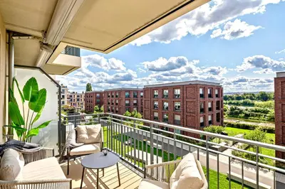 Ein Balkon oder eine Terrasse in der Unterkunft Art Deco Residence Elbblick Parken Küche