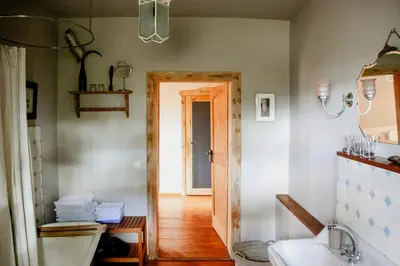 Ein Bett oder Betten in einem Zimmer der Unterkunft Cozy Apartment In Villa Near Pillnitzer Schloss