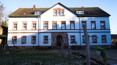 Das Gebäude in dem sich die Ferienwohnung befindet
