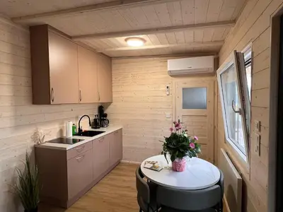 Küche/Küchenzeile in der Unterkunft Mini Ferienhäuschen am Bergheider See