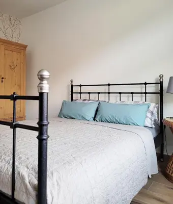 Ein Bett oder Betten in einem Zimmer der Unterkunft Wohnen auf Zeit - Nähe Klinikum