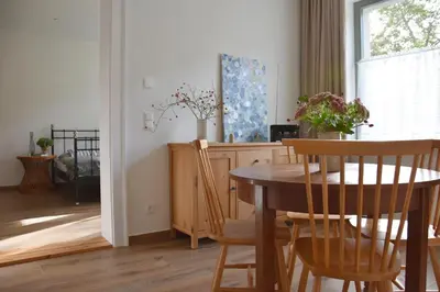 Ein Sitzbereich in der Unterkunft Wohnen auf Zeit - Nähe Klinikum