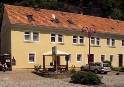 Das Gebäude in dem sich das Privatzimmer befindet