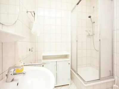 Ein Badezimmer in der Unterkunft Elegant Villa in Borstendorf