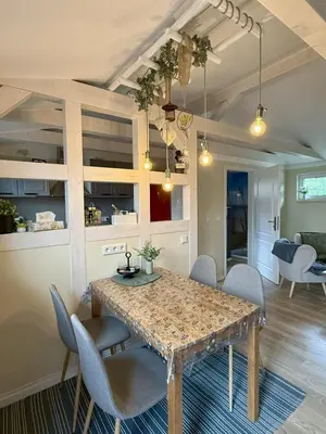 Ein Sitzbereich in der Unterkunft Ferienhaus am See