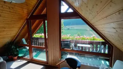 Ein allgemeiner Bergblick oder ein Berglick von der Ferienwohnung aus
