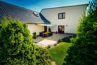 Ein Garten an der Unterkunft Hotel-Pension Hafemann
