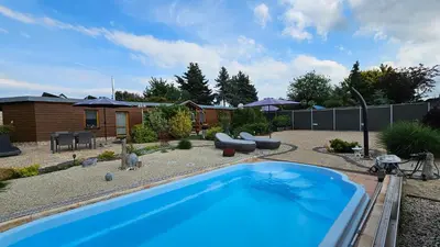 Der Swimmingpool an oder in der Nähe von Ferienhäuser Radebeul 