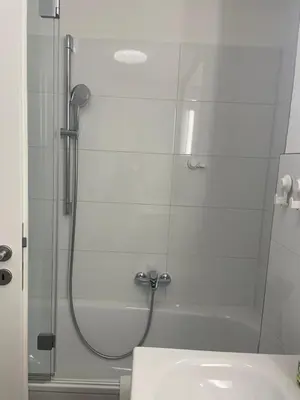 Ein Badezimmer in der Unterkunft Ferienwohnung Luxuriöse Maisonettewohnung am Weißen Hirsch - 