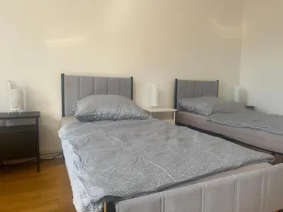 Ein Bett oder Betten in einem Zimmer der Unterkunft großzügige Monteurwohnung für 6