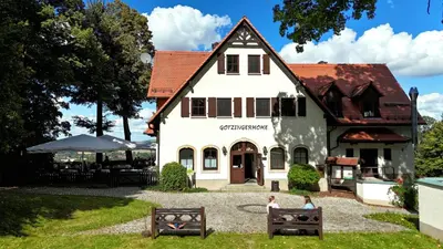 Das Gebäude in dem sich das Hotel befindet