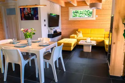 TV/Unterhaltungsangebot in der Unterkunft Chalet Bamboo-Garden am Hengstberg bei Dresden
