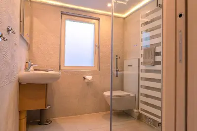 Ein Badezimmer in der Unterkunft Chalet Bamboo-Garden am Hengstberg bei Dresden