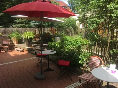 Ein Garten an der Unterkunft Ferienwohnung Burg 1