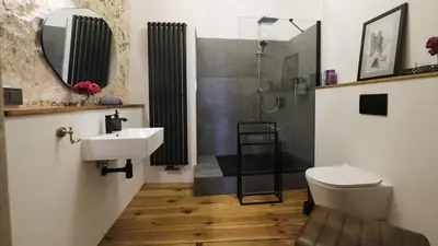 Ein Badezimmer in der Unterkunft Altstadt Apartment in Torgau mit Balkon und Kunstgarten