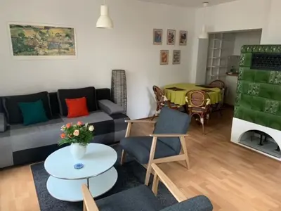 Ein Sitzbereich in der Unterkunft Ferienwohnung Burg 2