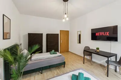 Ein Bett oder Betten in einem Zimmer der Unterkunft Monteurwohnung bis 16 Personen WLAN, Waschmaschine, Smart-TV, Balkon