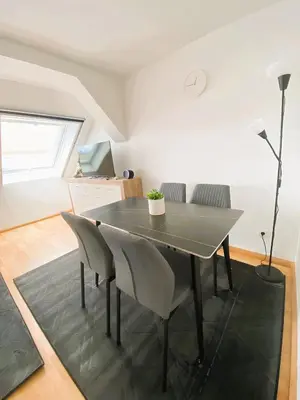 Ein Sitzbereich in der Unterkunft Gemütliches Altbauapartment III
