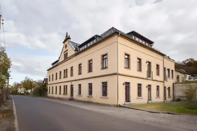 Das Gebäude in dem sich die Ferienwohnung befindet