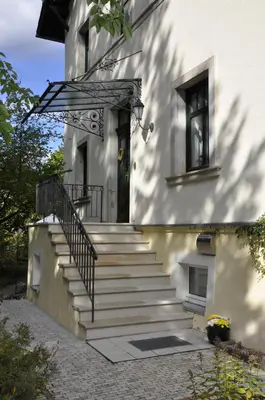 Das Gebäude in dem sich die Ferienwohnung befindet