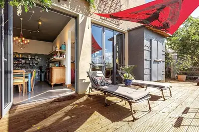 Das Gebäude in dem sich die Ferienwohnung befindet