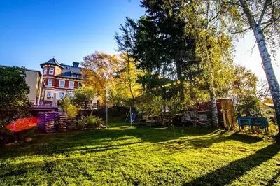 Ein Garten an der Unterkunft Urlaubsloft AUGUST'S Schatzkiste