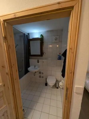 Ein Badezimmer in der Unterkunft Eigenes ruhiges Appartement mit Küche und Terasse Chemnitz